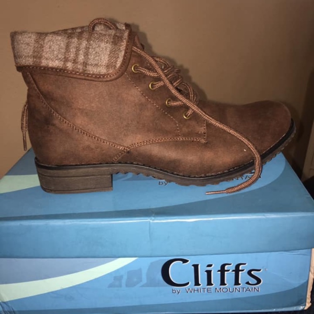 Women’s brown boots
